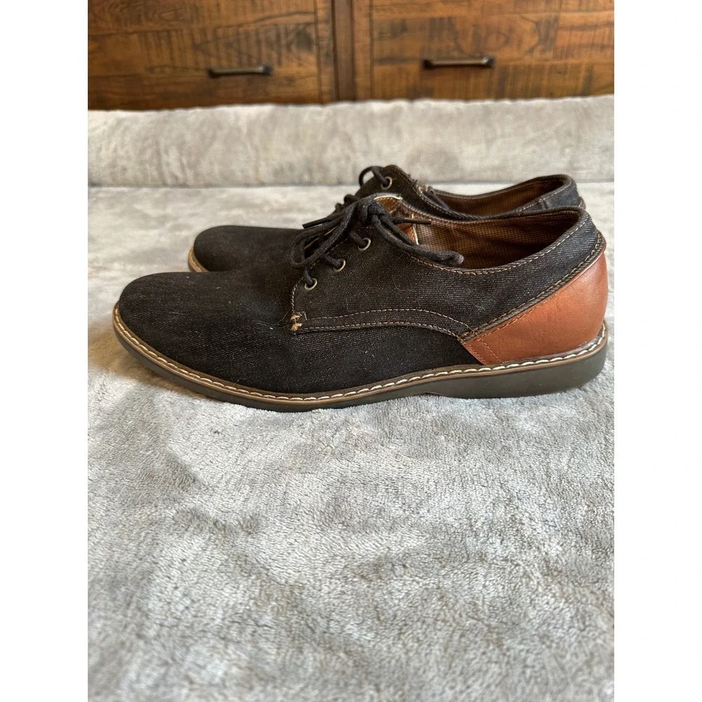 Men's dark denim‎ and faux leather dress shoes